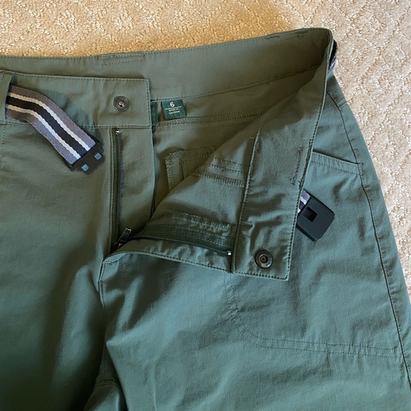 Lightweight Hiking Shorts - Picture 5 of 6